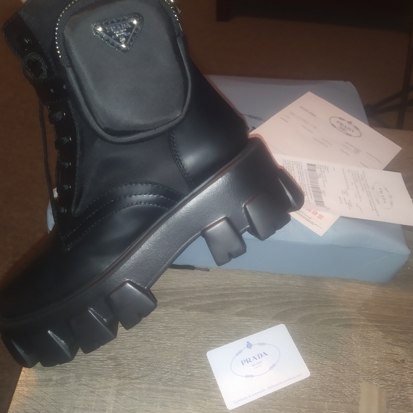 Prada boots - Picture 4 of 4